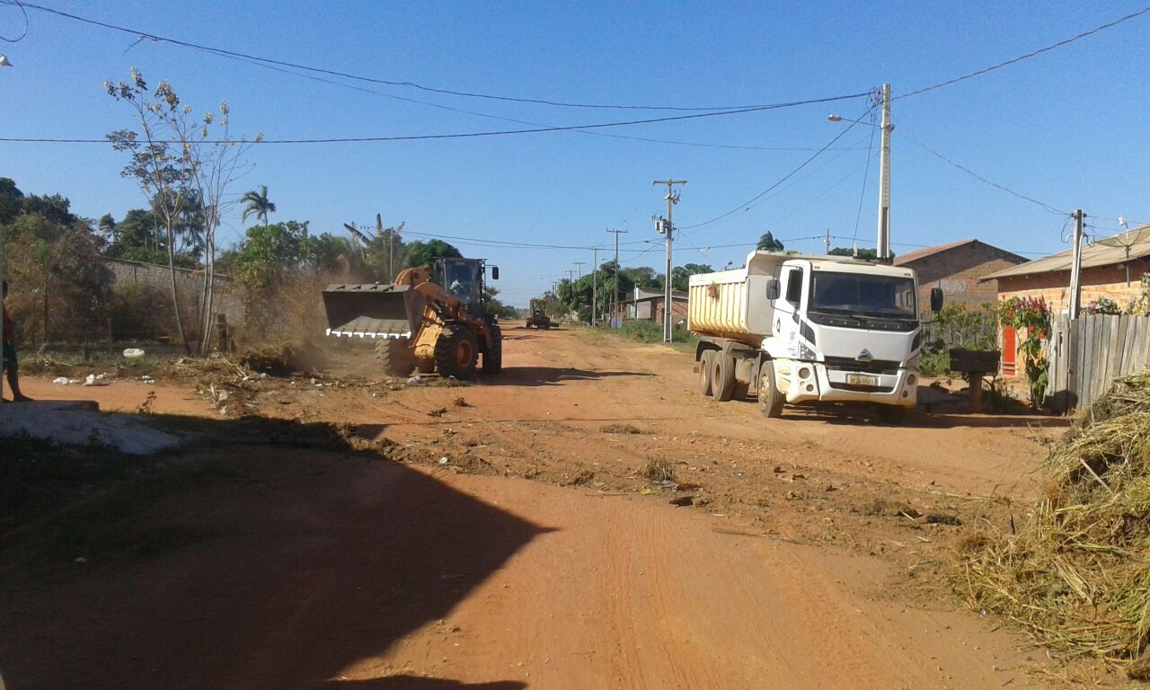 SECRETÁRIO DE OBRAS E SERVIÇOS PÚBLICOS REALIZA VÁRIAS AÇÕES