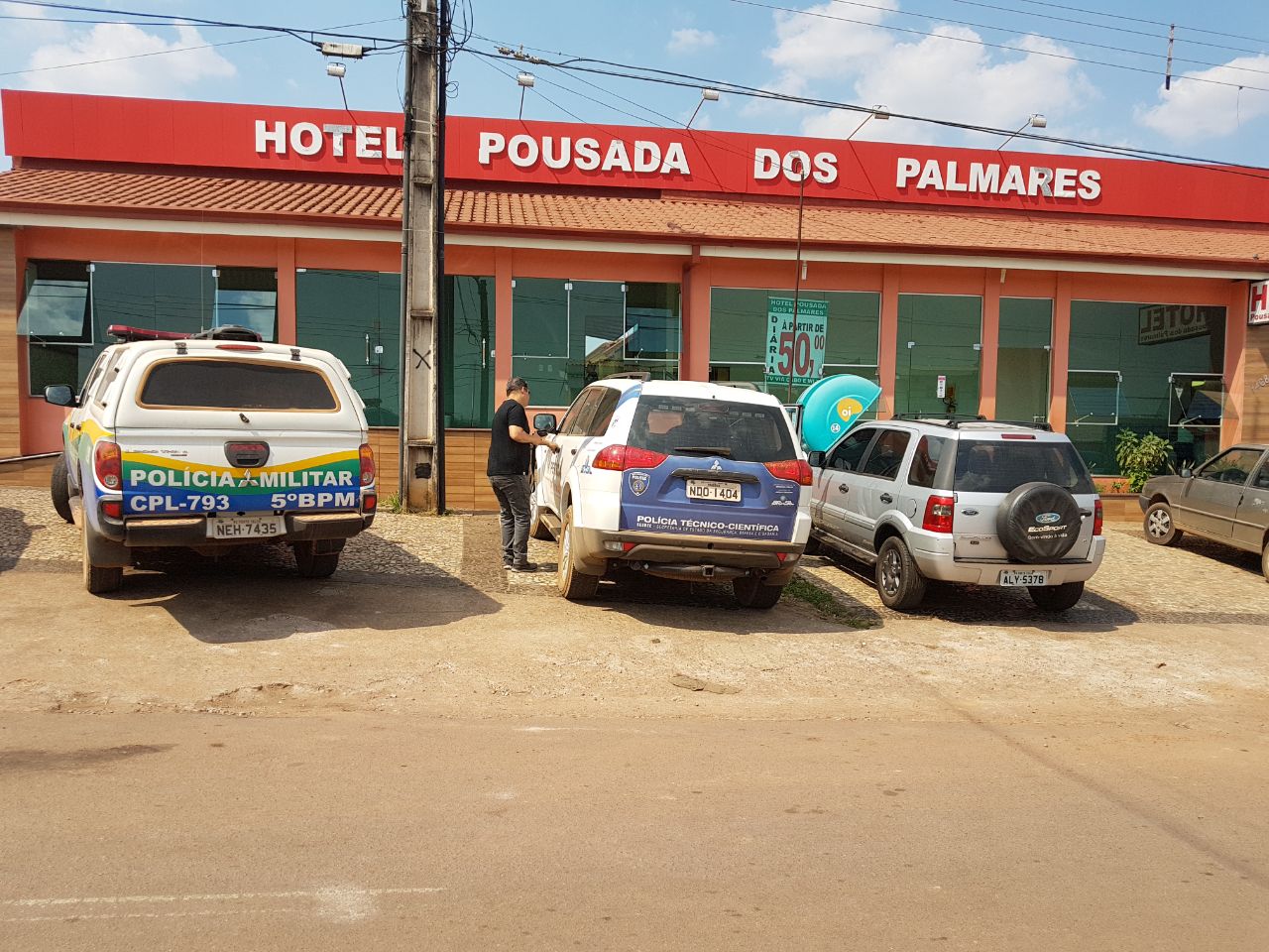 Homem é encontrado morto após entrar em hotel com duas mulheres
