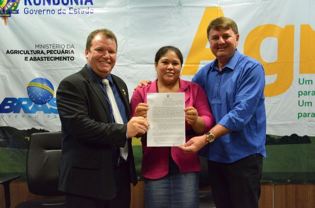 COMUNIDADE DA COMARA VAI SER BENEFICIADA COM 1 CAMINHÃO. CONQUISTA TEM O APOIO DO DEPUTADO DR. NEIDSON