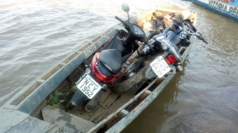 Suspeitos abandonam motos roubadas após chegada da PM em porto de RO