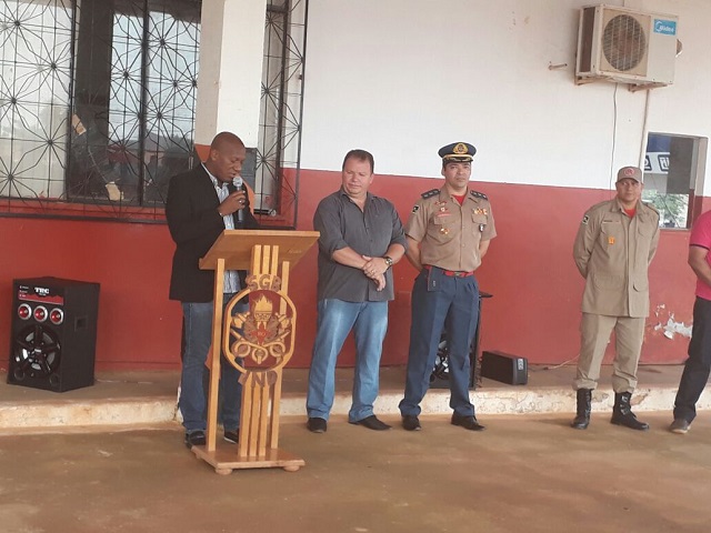 VICE REPRESENTA PREFEITO EM SOLENIDADE NO CORPO DE BOMBEIROS