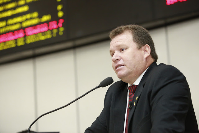 Dr. Neidson indica reforma no Instituto Estadual de Educação Paulo Saldanha