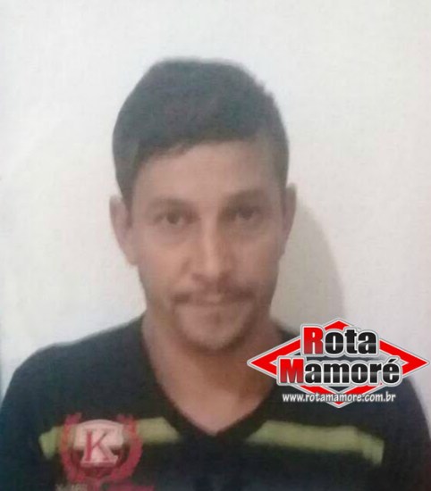 HOMEM QUE MATOU CAMINHONEIRO COM 10 FACADAS NA BALSA EM ABUNÃ É PRESO PELA PM DE NOVA MAMORÉ.