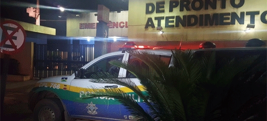 Mulher é presa após tentar matar marido com gargalo de garrafa