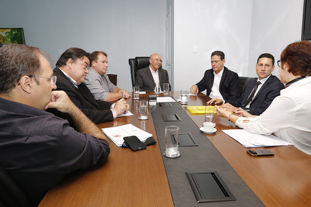 Dr. Neidson participa de reunião com governador para tratar modelo de gestão do HR de Guajará-Mirim