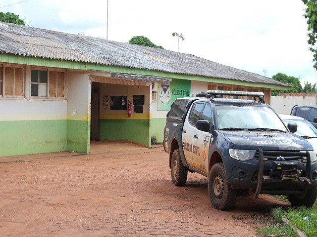 Jovem esfaqueia marido na perna para se defender de espancamento em Guajará