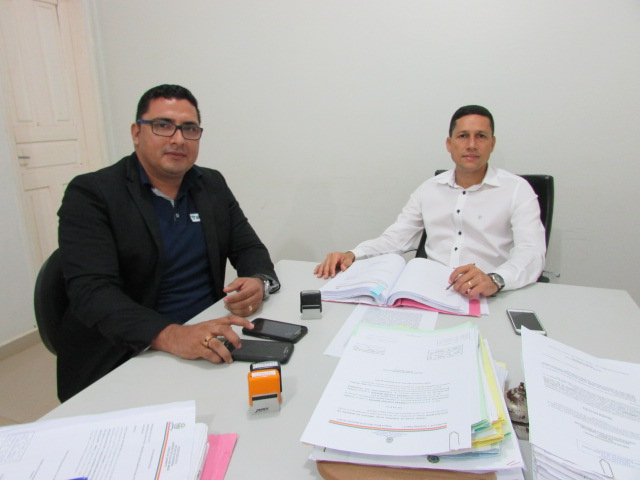 GERENTE DO SICOOB CREDIFORTE REÚNE COM PREFEITO PARA TRATAR DAS COMEMORAÇÕES DE UM ANO NO MUNICÍPIO