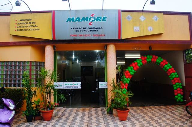 AUTO ESCOLA MAMORÉ REALIZA CAFÉ DA MANHA EM COMEMORAÇÃO A ANIVERSÁRIO