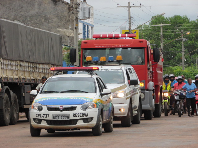CORPO DE DOM GERALDO É RECEBIDO COM MUITA COMOÇÃO
