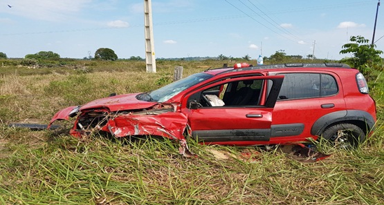 Motociclista morre ao bater de frente com carro na BR - 364