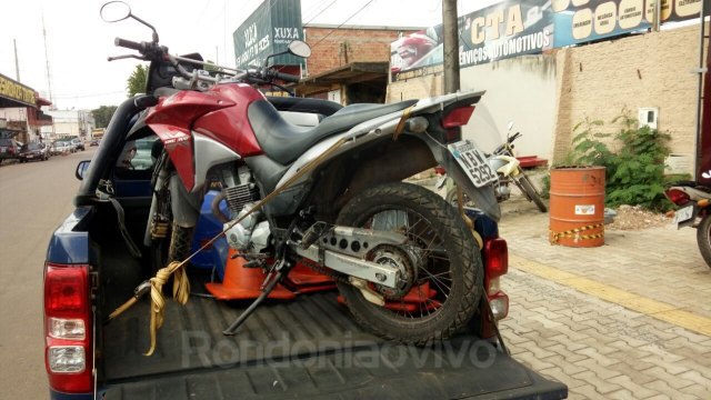 MORADOR DE GUAJARÁ-MIRIM É PRESO NA BR-364 COM MOTO ROUBADA