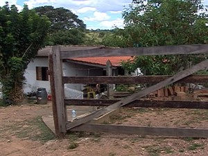 ROUBO EM SÍTIO PRÓXIMO AO DISTRITO DO ARARAS