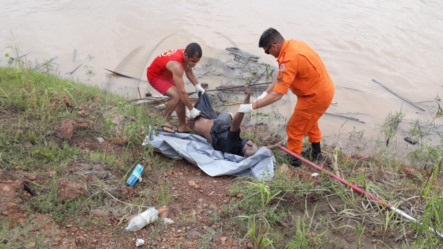 Cadáver de idoso é encontrado boiando no Rio Madeira