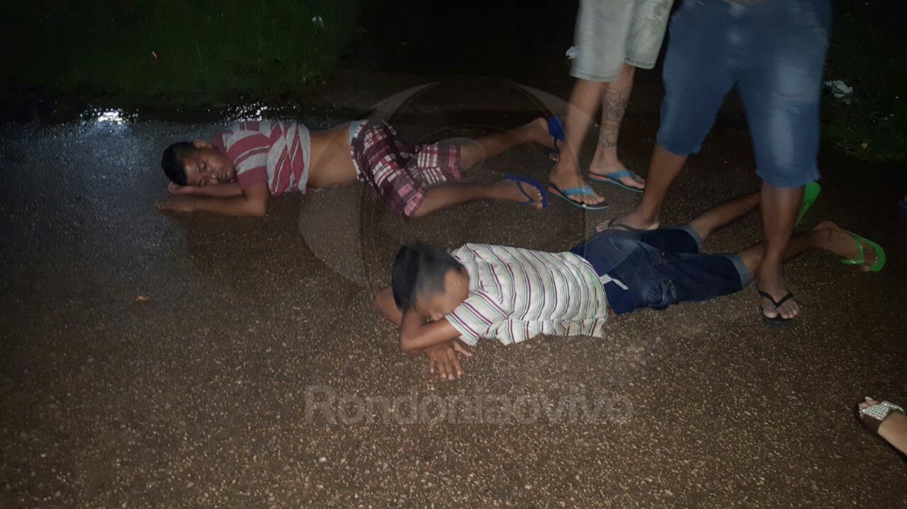 PERDEU: Dupla é surrada após tentar roubar agente penitenciária