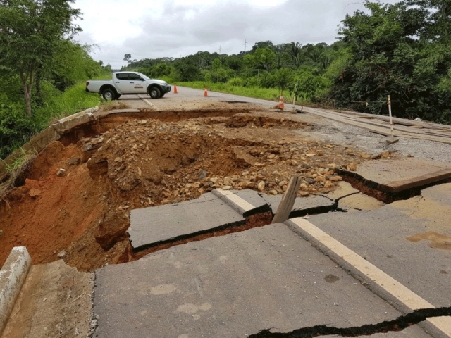 DNIT prevê para janeiro reparação total do local onde cratera foi aberta na BR- 425