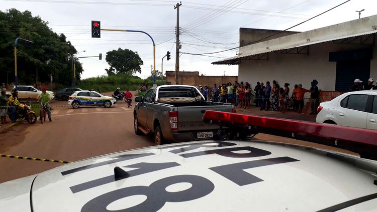 URGENTE: Fazendeiro é morto a tiros dentro de caminhonete na zona Leste