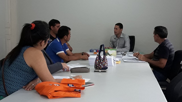 PREFEITO CONVERSA COM DEFESA CIVIL SOBRE AUMENTO DAS ÁGUAS