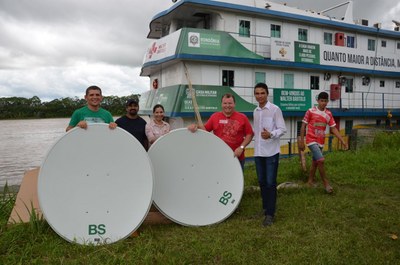 Dr. Neidson acompanha chegada de equipamentos do projeto Sou Conectado