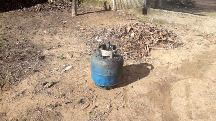 HOMEM INCENDEIA A PRÓPRIA RESIDÊNCIA APÓS DISCUSSÃO COM A ESPOSA.