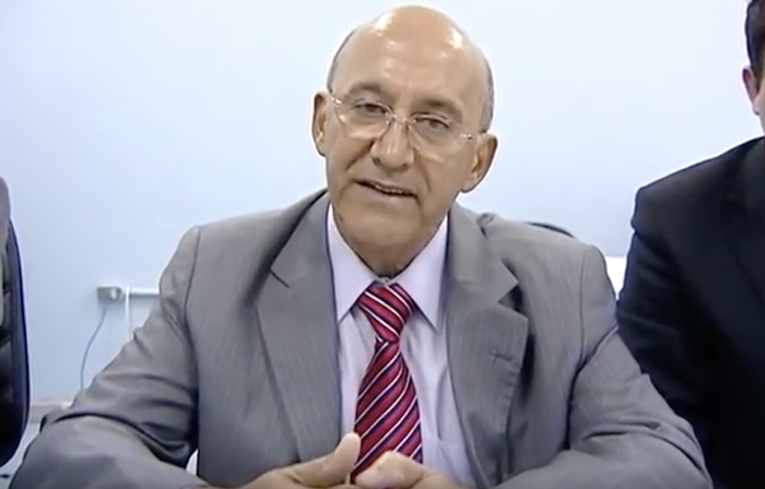 CONFÚCIO MOURA DESISTE DE SER CANDIDATO AO SENADO E PERMANECE NO CARGO ATÉ O FINAL DO MANDATO