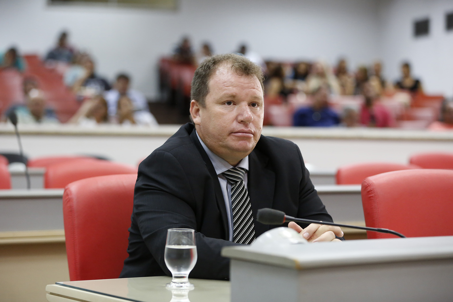 DR. NEIDSON SOLICITA MAQUINÁRIOS PARA PROJETO CIDADE LIMPA EM NOVA MAMORÉ