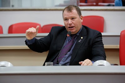 Dr. Neidson cobra informações sobre obras de asfaltamento em avenidas de Guajará-Mirim