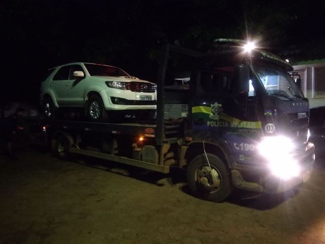 AÇÃO CONJUNTA DO NI/6º BPM/FRON/UNESFRON E POLICIA CIVIL APREENDE VEICULO CLONADO EM GUAJARÁ-MIRIM.