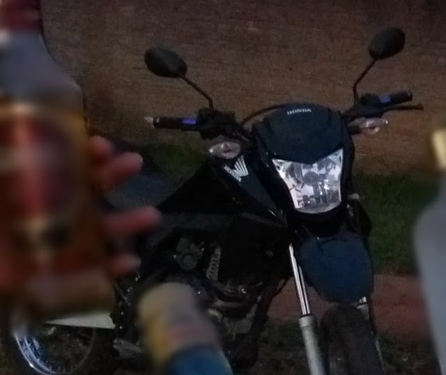 URGENTE: ELEMENTOS ARMADOS COM FACA ROUBAM MOTO NO CENTRO DE NOVA MAMORÉ