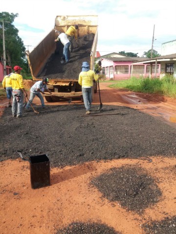 SECRETARIA DE OBRAS INTENSIFICA OPERAÇÃO TAPA BURACOS NA CIDADE.