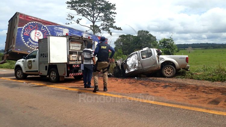 BR 364: Motorista de Frontier morre em colisão frontal com caminhão