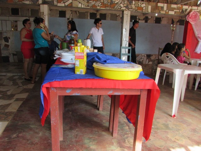 EXTRATIVISTAS COMEMORAM DIA DAS MÃES COM CAFÉ DA MANHÃ