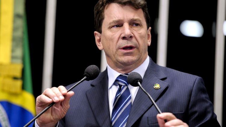 Cassol entra com representação no MP contra Confúcio e Vando Alves