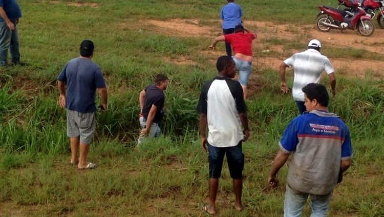 Repórter e cinegrafista da Globo/RO são agredidos e PM dispara contra manifestantes