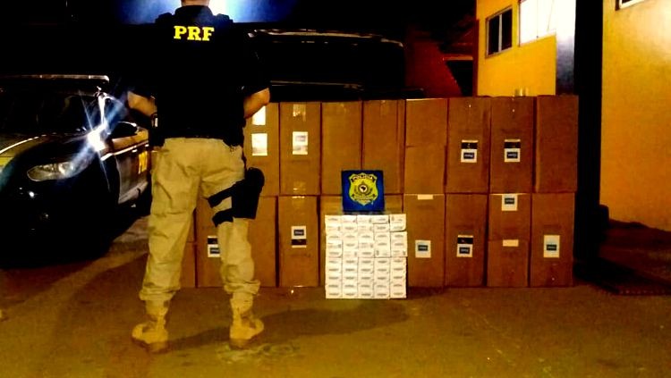 CONTRABANDO: Após intensa fuga na BR-364, motorista abandona carro 