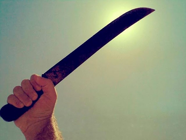 JOVEM É ATACADO COM GOLPES DE FACÃO POR TRÊS HOMENS DESCONHECIDOS