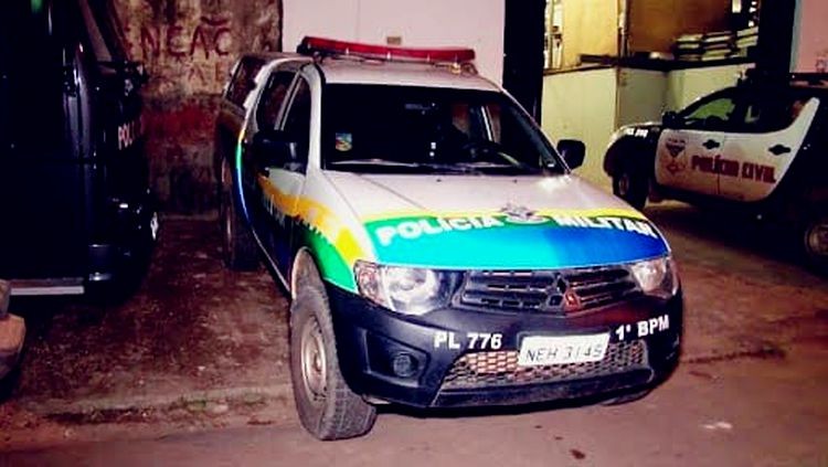 CIÚMES: Homem é preso após tentar atropelar ex na porta de igreja e agredir atual marido dela