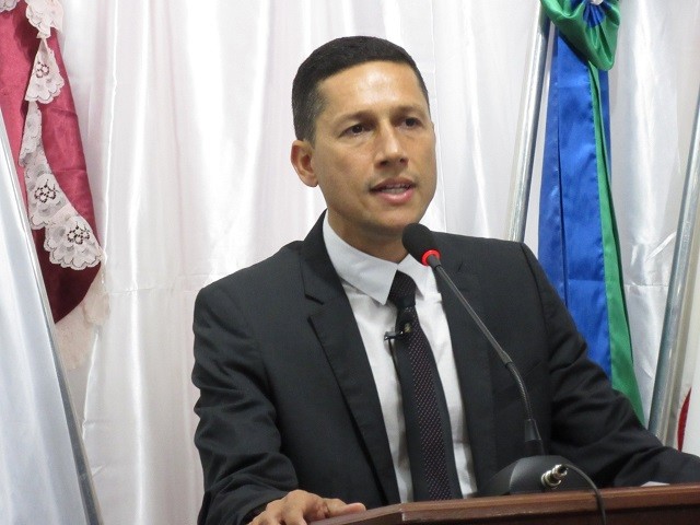 PREFEITO CICERO NORONHA DESMENTE QUE VAI RENUNCIAR AO CARGO