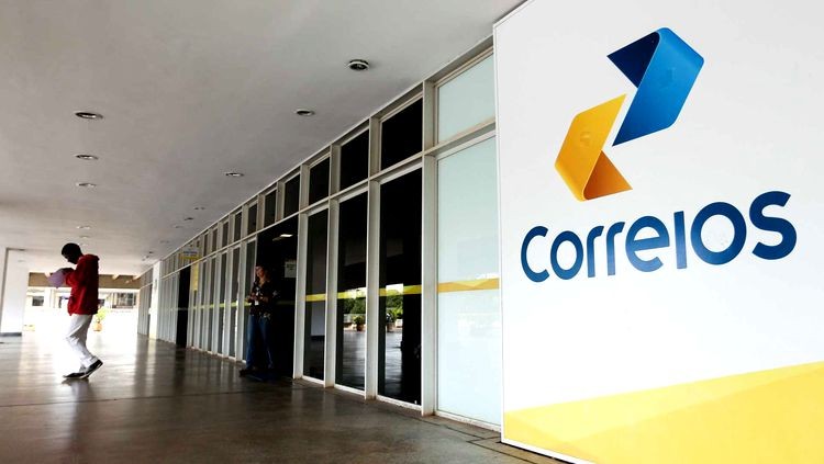 Correios decidem sobre greve geral nesta terça-feira