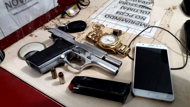 Dono de hotel é preso com pistola após ameaçar casal no trânsito
