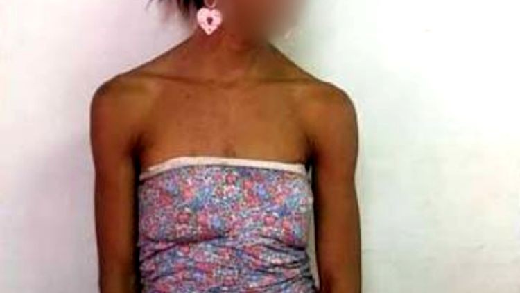Travestis assaltam jovem em ponto de prostituição e um termina preso.