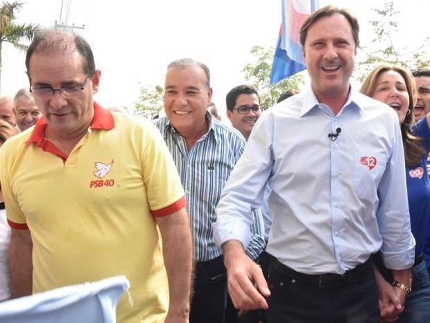 Arrependido, governador já atua nos bastidores pedindo apoio para ser lançado no lugar de Acir Gurgacz