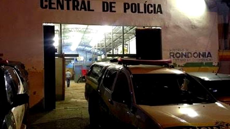 Mulher é agredida e ameaçada pelo próprio marido por causa de vídeo íntimo com outro homem