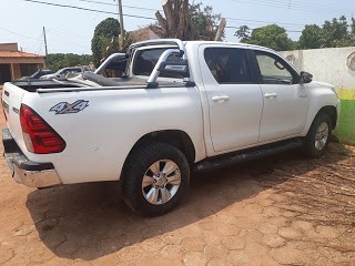 POLICIA MILITAR APÓS DENUNCIA LOCALIZA HILUX COM PLACA DE SÃO PAULO NA PRAIA DO ACÁCIO.