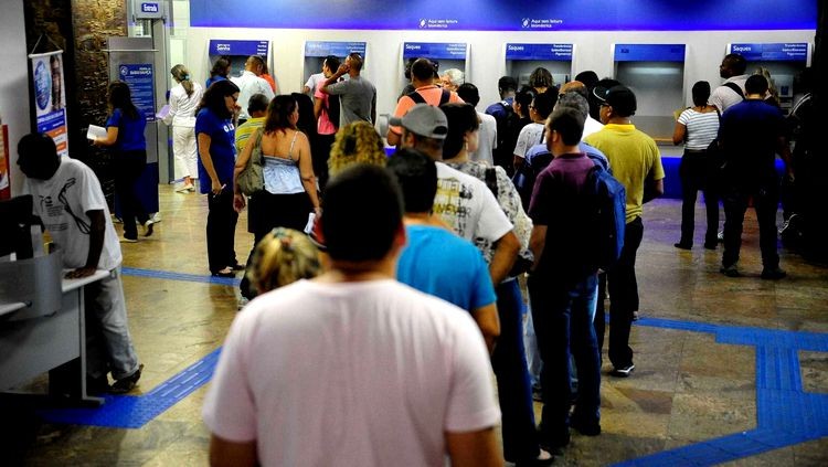 BENEFÍCIO: Aposentados em atividade podem sacar FGTS mensalmente; entenda