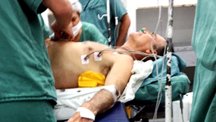 FACADA: Bolsonaro teve fígado atingido e passa por cirurgia