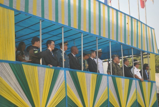 DESFILE CÍVICO MILITAR MARCA 7 DE SETEMBRO EM GUAJARÁ