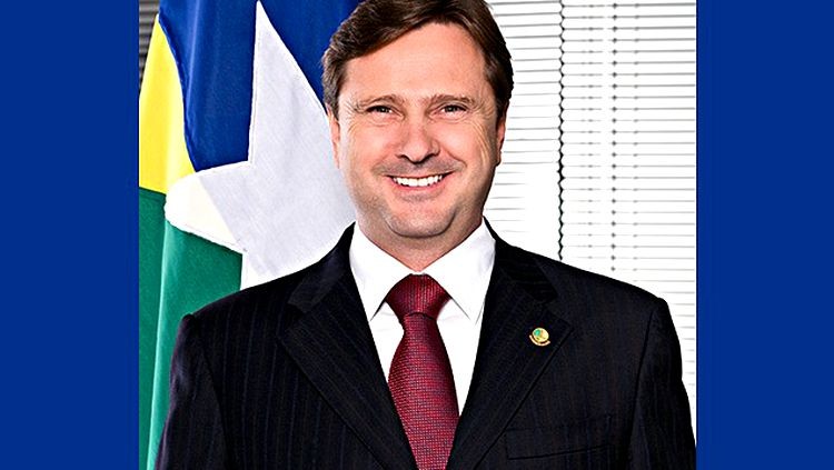 DECISÃO BENEFICIARÁ ACIR - TSE cassa decisão do TRE e determina que candidata com registro indeferido siga na campanha
