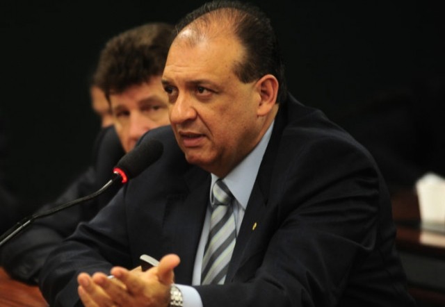 Condenado a seis anos de prisão pelo Supremo, Nilton Capixaba renuncia candidatura a reeleição