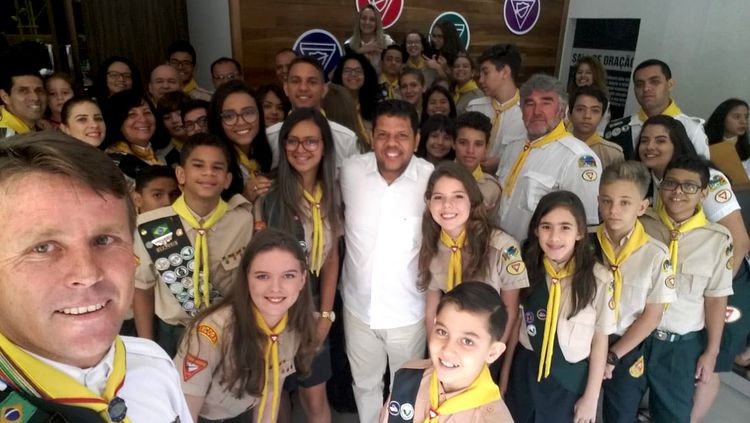 Jair Montes tranquiliza apoiadores e diz que campanha continua “firme e nas ruas”