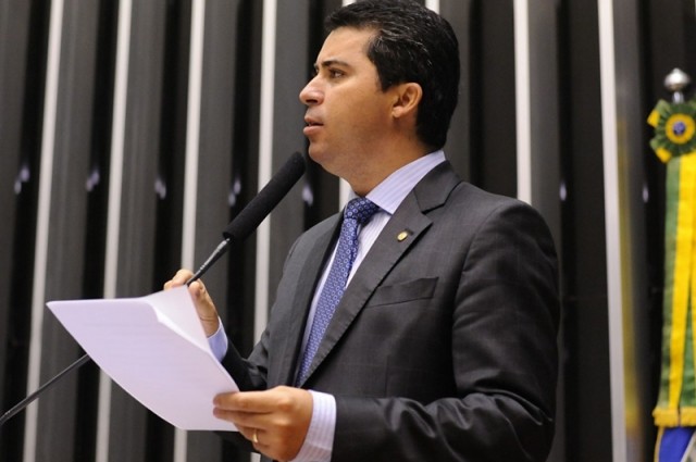 Marcos Rogério vai trabalhar por regularização fundiária